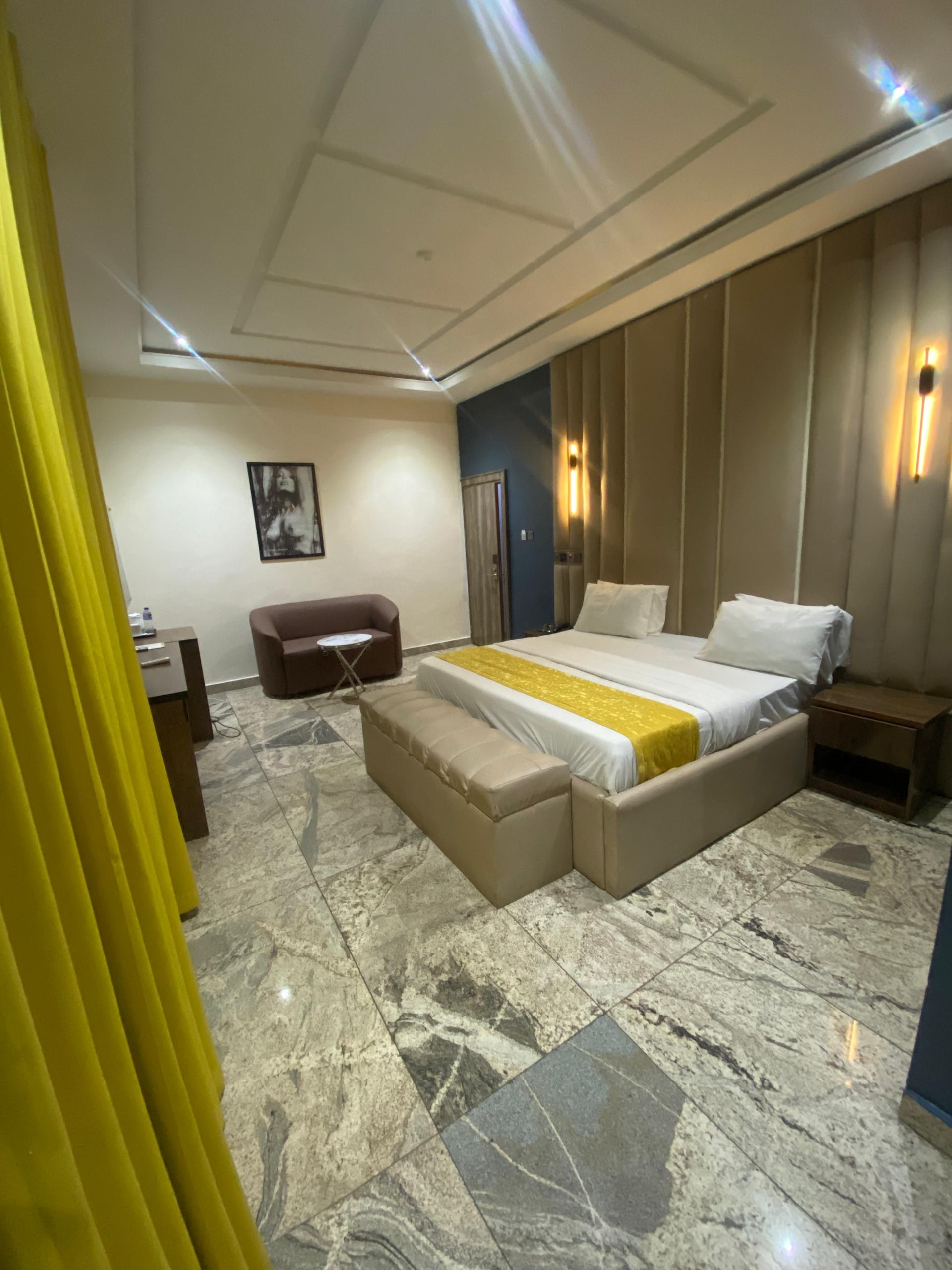 Presidential Room 202